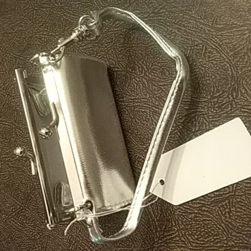 🌞☀️Small Gray Case🌞☀️ - Picture 6 of 7